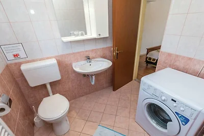 Scenic Seafront Brsec Apartment - Three Bedro...