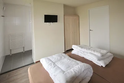 Freistehende Turmvilla mit Sauna, nahe dem...