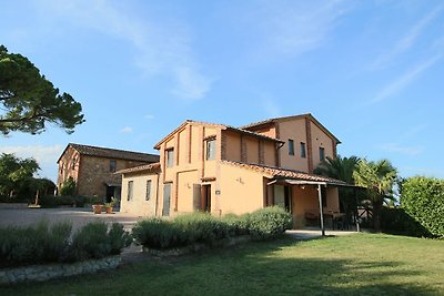 Bauernhaus mit Pool und Terrasse