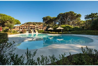 Monolocale moderno con piscina in comune