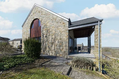 Schönes Ferienhaus in Borlon mit Terrasse
