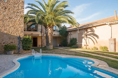 Spaziosa villa con piscina privata e sauna