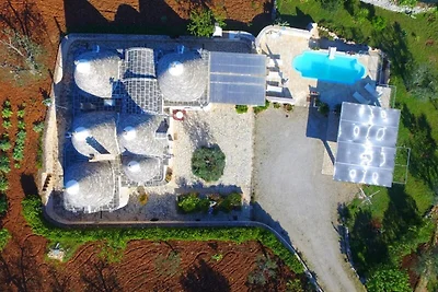 Trulli in Valle d'Itra mit Pool und Aussicht