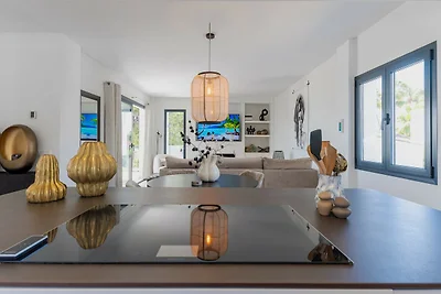 Elegante villa in Marbella met zeezicht