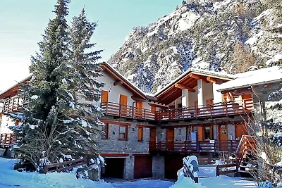 Chalet in der ruhigen Gegend von Antey Saint...