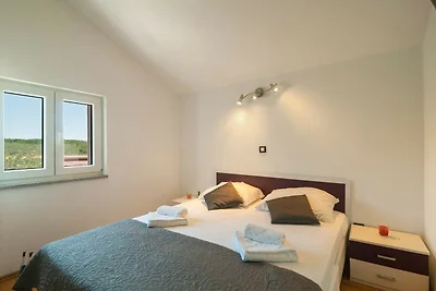 Villa Homeland - Five-Bedroom Home
