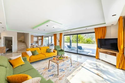 Villa in Kalkan mit Schwimmbecken