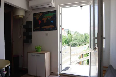 One Bedroom Apartment with Balcony 3