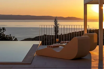 Ferienhaus in Podgora mit Schwimmbecken