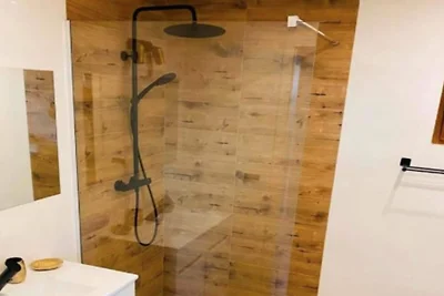 Komfortable Ferienhäuser mit Swimmingpool,...