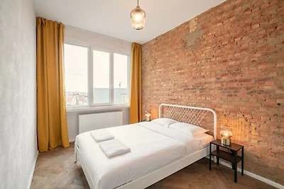 Sehr große 3-Zimmer-Wohnung mit 14 Bädern in ...