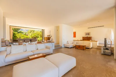 Moderna casa vacanze con piscina