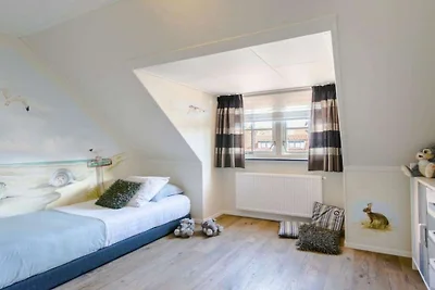 Ferienhaus in Nes mit Schwimmbecken