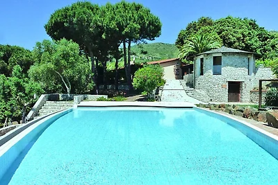 Villa in Rio nell Elba mit Pool