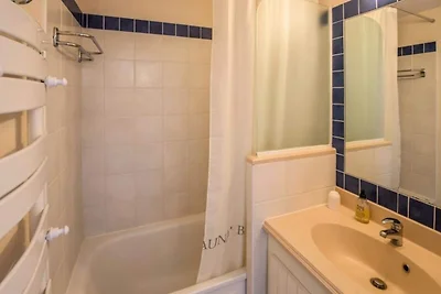 Marineblaue Residenz mit zwei Zimmern