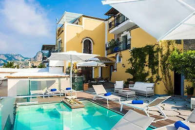 Ruhige Nocelle Villa mit Pool