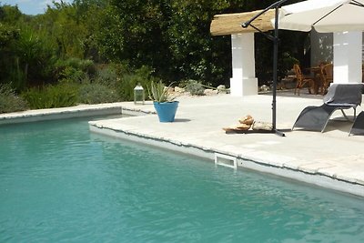Klassische Villa in Ostuni (Italien) mit Pool