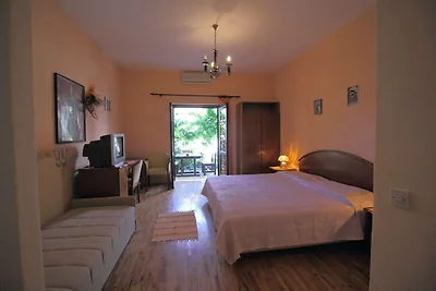 Apartments Magda- Comfort Studio Apartment wi...