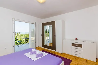 Apartment &  Rooms Maždin - One Bedroom Apart...