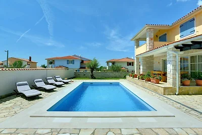 Rustikale Villa in Vodnjan mit privatem Pool