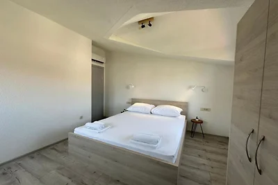 Studio Apartment with Balcony (6)