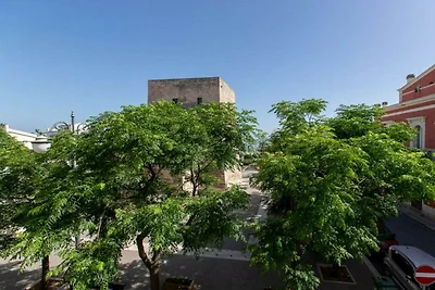 Torre Lama con balcone vista mare