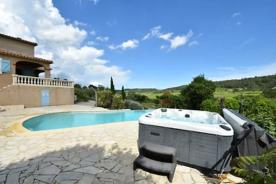 Graziosa villa con piscina a...