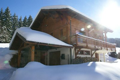 Sonniges Chalet in Les Gets mit Whirlpool