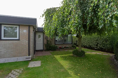 Bungalow in Sint Maartenszee am Sandstrand