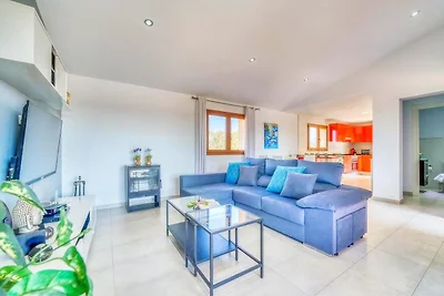 Ländliche Villa in Búger mit Pool