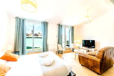 Helle zentrale Wohnung mit Terrasse