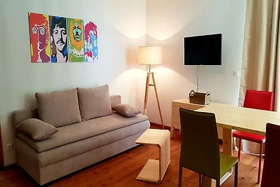 Appartamento con 2 camere da letto e giardino