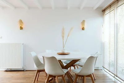 Holiday bungalow with a nice light appearance...