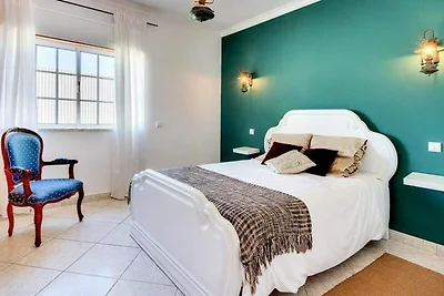 Villa in Guia mit Pool und Meerblick