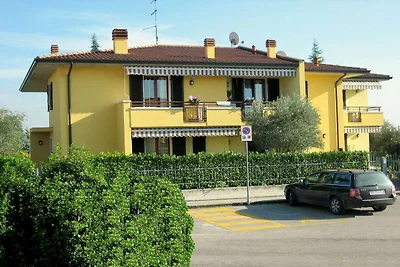 A Lazise, con piscina, vicino al Lago di...