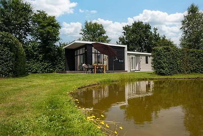 Stilvolle Wald-Familienlodge mit privatem...