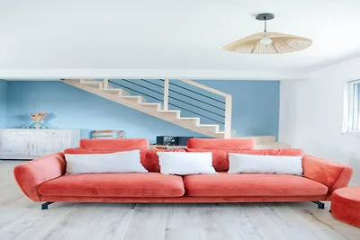 Bella casa nuova con piccola vista mare