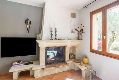 Very attractive detached villa with its own s...