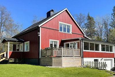 4 stelle case ad TVÄRRED