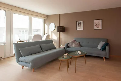Apartment mit seitlichem Meerblick