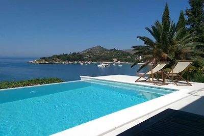 Villa mit 1 Zimmer und Terrasse