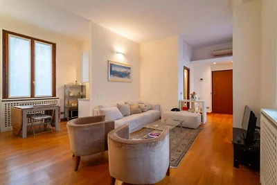 Isola Cozy Apartment