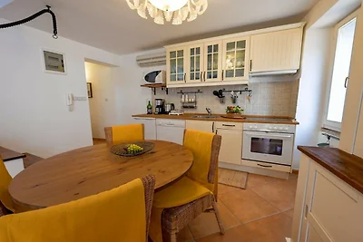 Sleek and Trendy Downtown Apartment - One Bed...