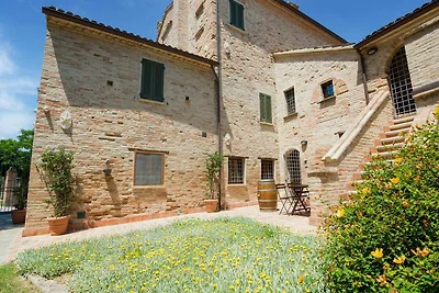 Wohnung in Mombaroccio mit Schwimmbad