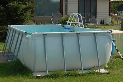 Bungalow in Lübs mit Schwimmbecken