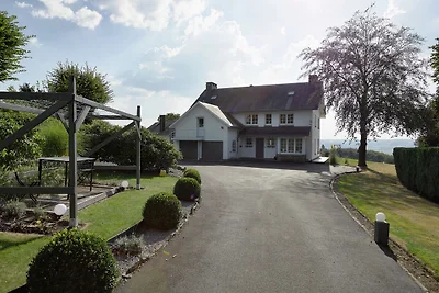 Geräumige Villa mit privatem Pool in Theux