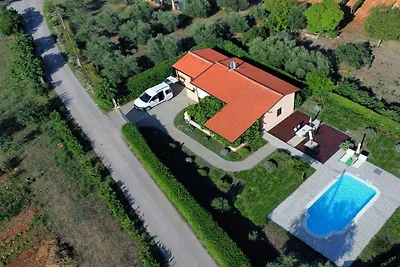 Casa Luka Vareski