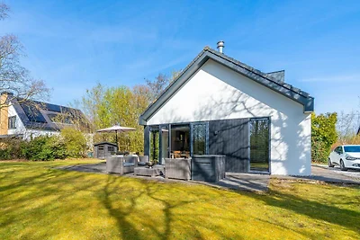 Luxuriöses Ferienhaus für 6 Personen am Waldr...