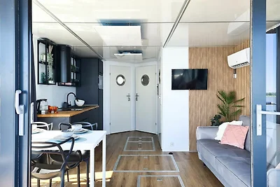 Confortevole casa sull'acqua per 3 persone.