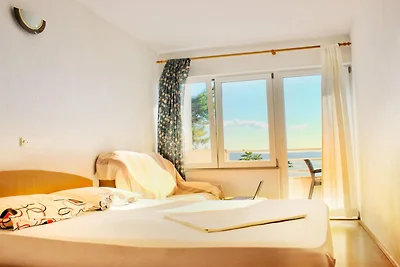 Villa Maslina-Olive two bedroom apartment wit...
